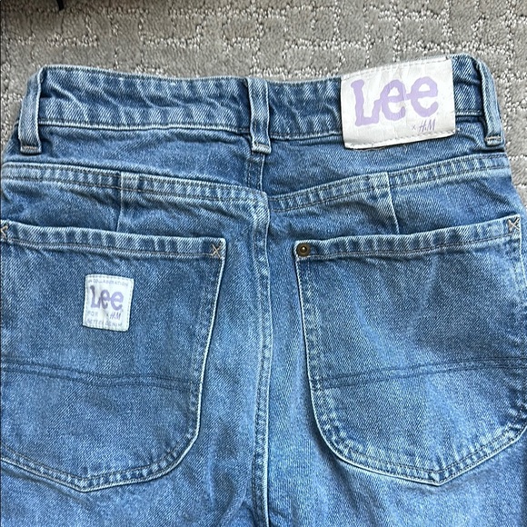 Classic Blue Women's Jeans - Picture 2 of 4